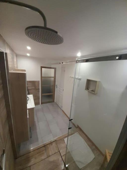 קארוס Appartement Spacieux &Tres Calme. Spacious & Very Quiet Apartment. מראה חיצוני תמונה